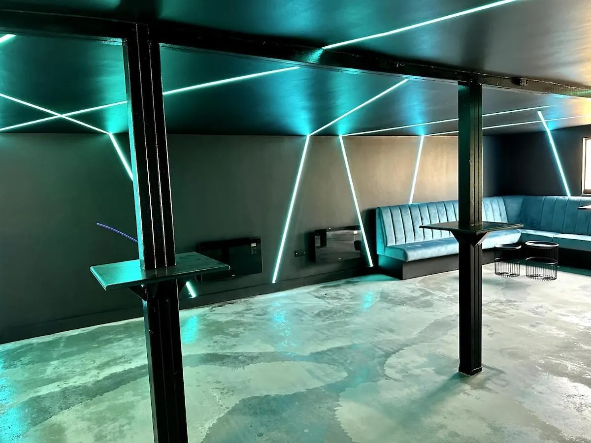 Holiday home The Social Club - The Ultimate Experience - Sleeps 20 With Own Private Club